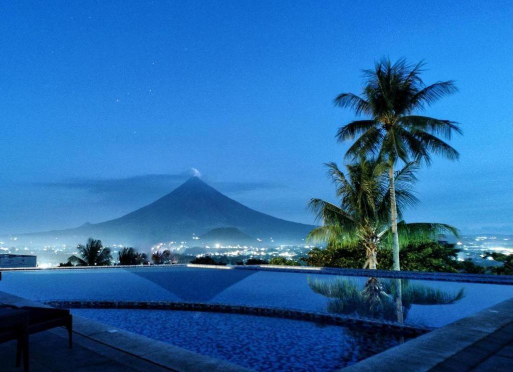 The Oriental Hotel Legazpi Exterior foto