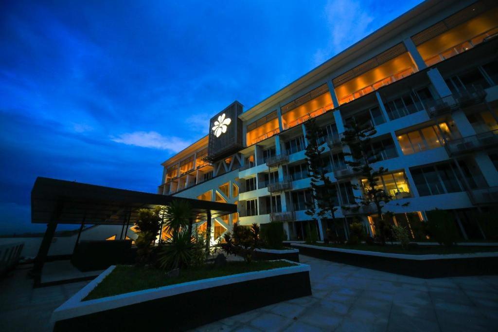 The Oriental Hotel Legazpi Exterior foto